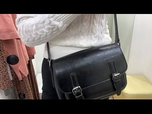 ❤️ Masturbazione publica di a ghjovana cagna FeralBerry cù un dildo in a sala di prove ❤️❌ Sessu à porn co.sexonfire.ru ﹏